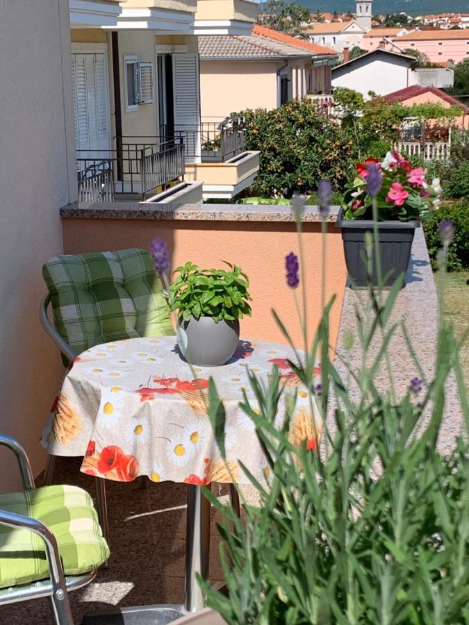 Apartment Close To Krk Town Centre Экстерьер фото